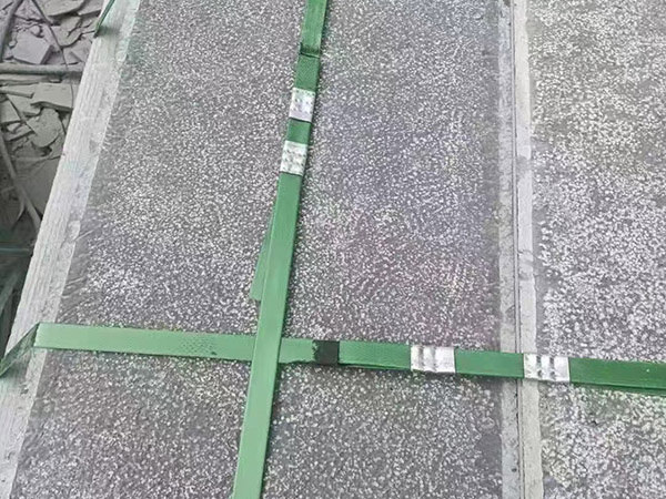 青石板荔枝面